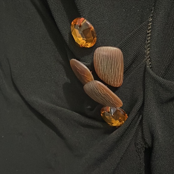 Rozae Nichols black crepe top with stone accent - Picture 3 of 11